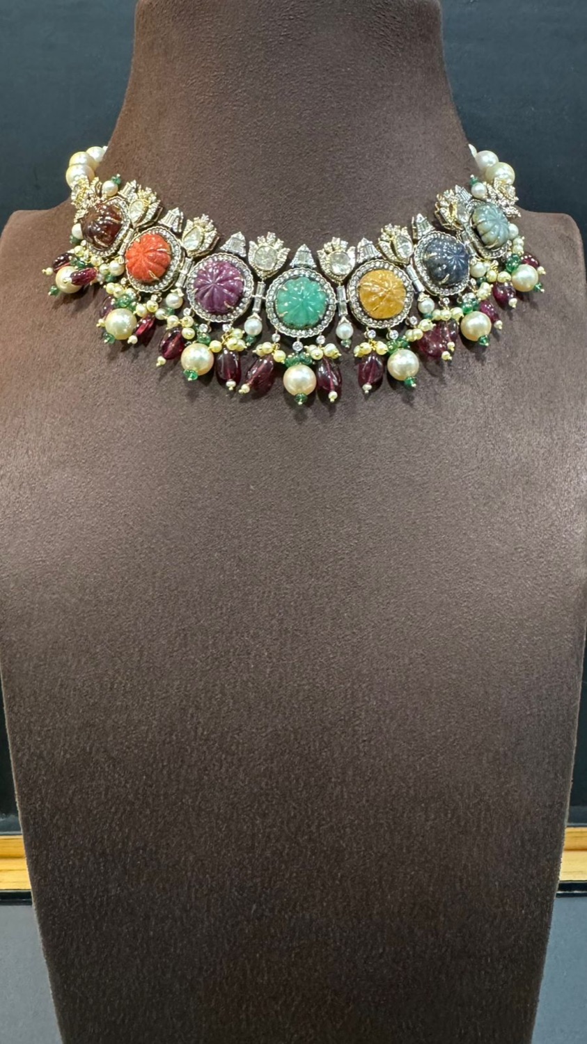 Carved navratna collar